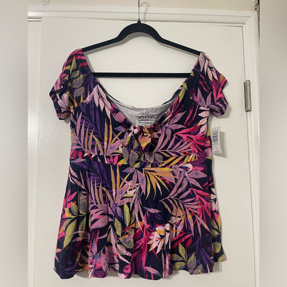 NWT Torrid floral top